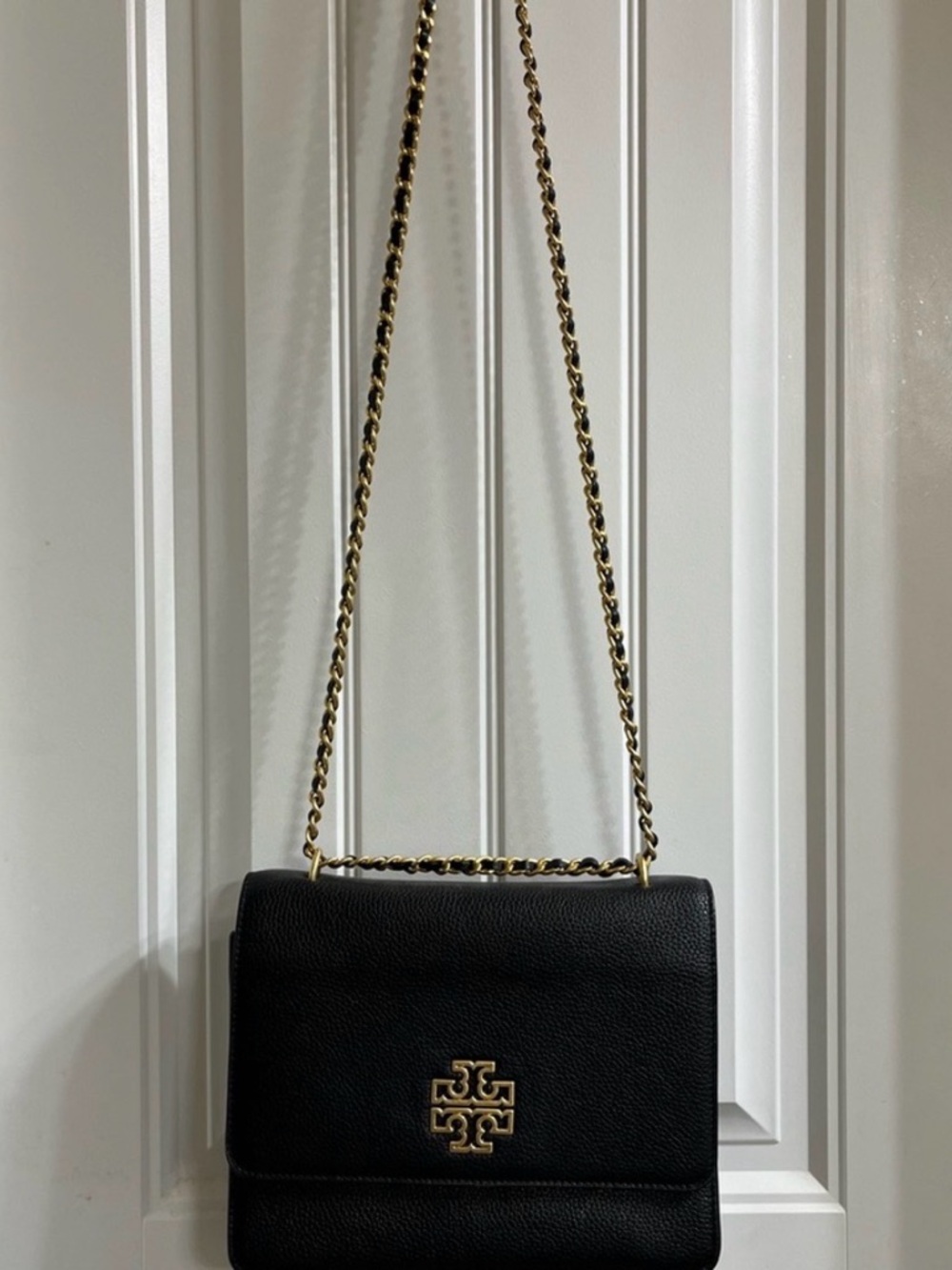 Tory Burch Black Leather Chain Shoulder Bag with Gold Logo - Picture 2 of 6